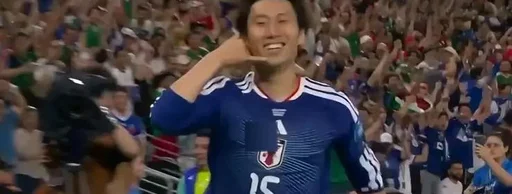 日本半场2-0突尼斯,镰田大地闪击连场破门,上田绮世建功